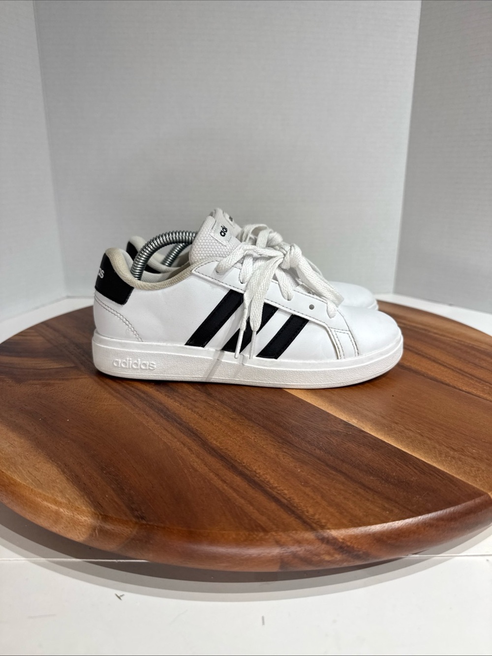 Adidas Grand Court Low White Black shoes Kids 2.5Y
